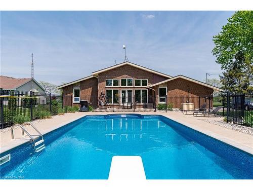 2179 Niagara Parkway, Fort Erie, ON - Outdoor With In Ground Pool With Backyard With Exterior