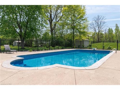 2179 Niagara Parkway, Fort Erie, ON - Outdoor With In Ground Pool With Backyard