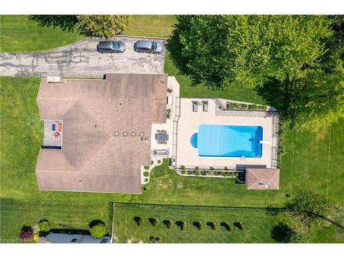 2179 Niagara Parkway, Fort Erie, ON - Outdoor With In Ground Pool
