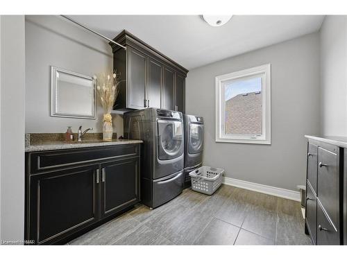 255 Colbeck Drive, Welland, ON - Indoor Photo Showing Laundry Room