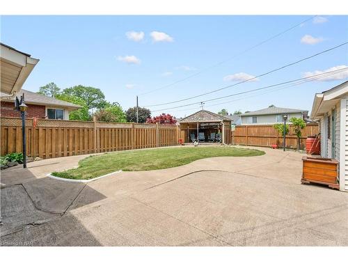 11 Meadowvale Drive, St. Catharines, ON - Indoor Photo Showing Other Room