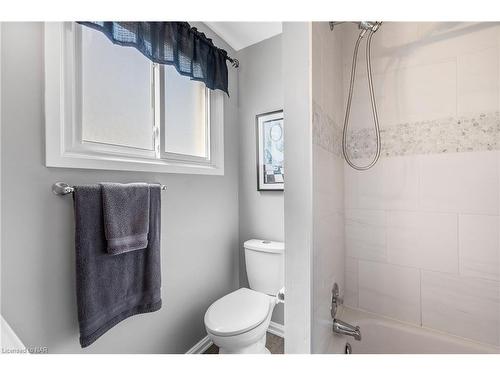 2982 Evadere Avenue, Ridgeway, ON - Indoor Photo Showing Bathroom
