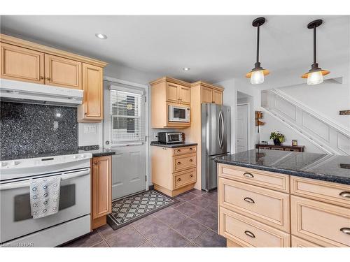 2982 Evadere Avenue, Ridgeway, ON - Indoor Photo Showing Kitchen