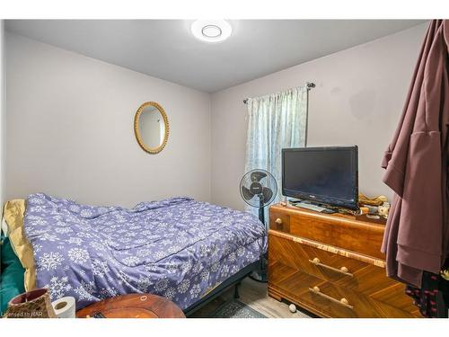 132 Albert Street, Fort Erie, ON - Indoor Photo Showing Bedroom