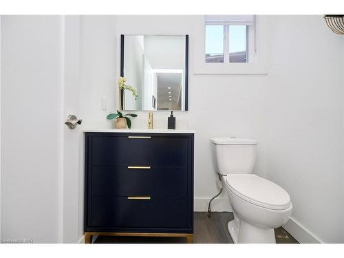 67 Bradley Street, St. Catharines, ON - Indoor Photo Showing Bathroom