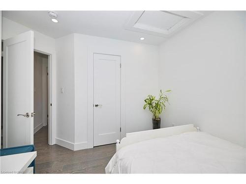 67 Bradley Street, St. Catharines, ON - Indoor Photo Showing Bedroom