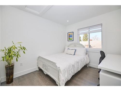 67 Bradley Street, St. Catharines, ON - Indoor Photo Showing Bedroom
