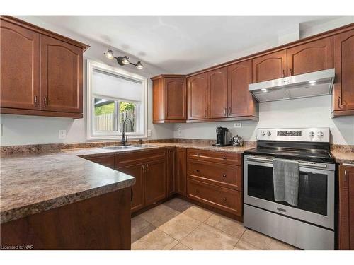 24 Patterson Avenue, Welland, ON - Indoor Photo Showing Kitchen With Double Sink