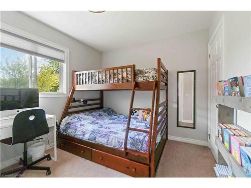 24 Patterson Avenue, Welland, ON - Indoor Photo Showing Bedroom