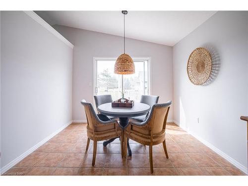 1490 Nigh Road, Fort Erie, ON - Indoor Photo Showing Dining Room