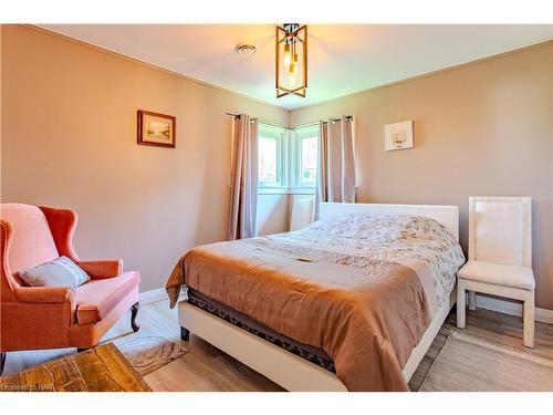 270 Cherrywood Avenue, Crystal Beach, ON - Indoor Photo Showing Bedroom
