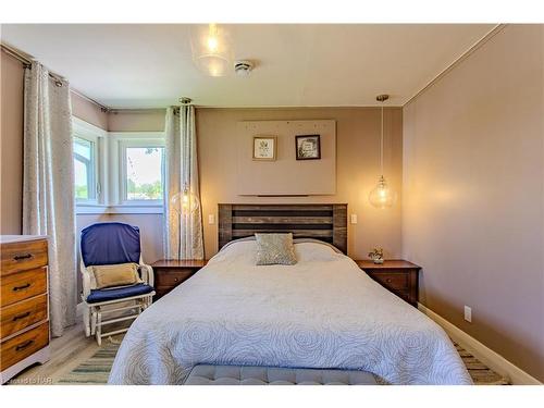 270 Cherrywood Avenue, Crystal Beach, ON - Indoor Photo Showing Bedroom