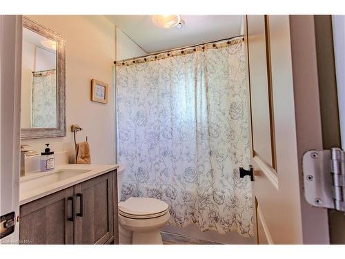 270 Cherrywood Avenue, Crystal Beach, ON - Indoor Photo Showing Bathroom