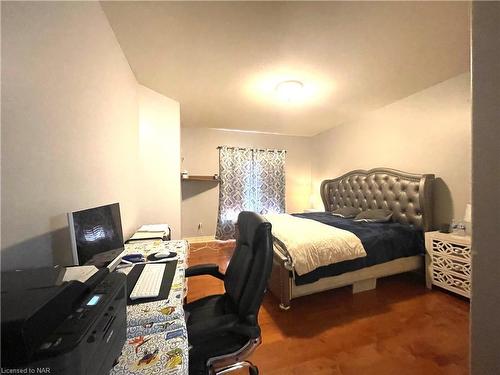 4956 Dorchester Road, Niagara Falls, ON - Indoor Photo Showing Other Room