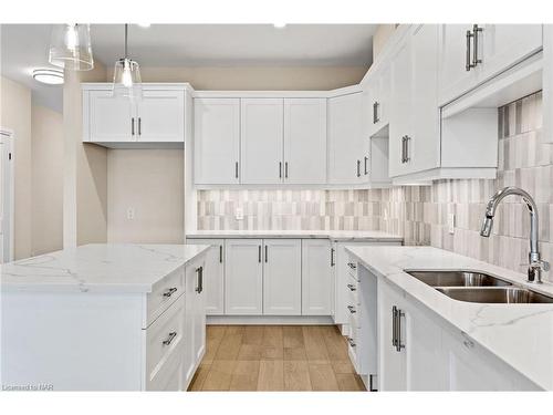 7-300 Richmond Street, Thorold, ON - Indoor Photo Showing Kitchen With Double Sink With Upgraded Kitchen