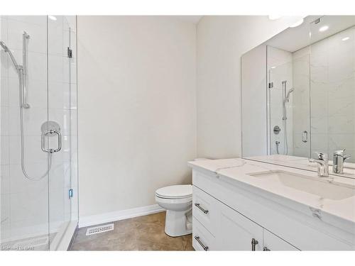7-300 Richmond Street, Thorold, ON - Indoor Photo Showing Bathroom
