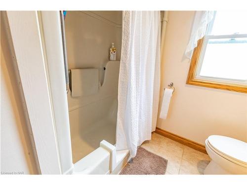 20 Walnut Street, Port Colborne, ON - Indoor Photo Showing Bathroom