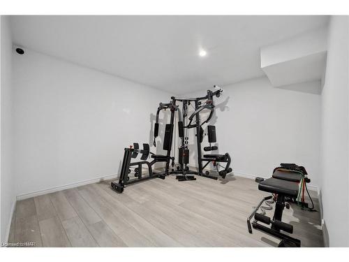 4432 Cinnamon Grove, Niagara Falls, ON - Indoor Photo Showing Gym Room