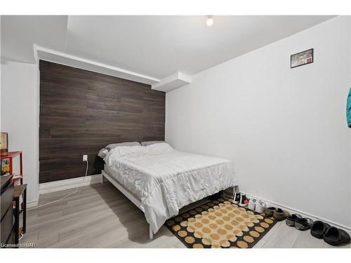 4432 Cinnamon Grove, Niagara Falls, ON - Indoor Photo Showing Bedroom