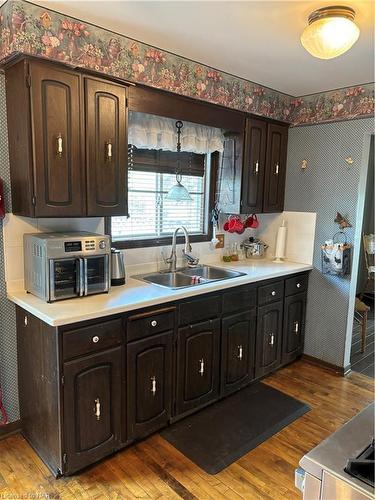 300 Albany Street, Fort Erie, ON - Indoor Photo Showing Kitchen With Double Sink