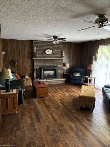300 Albany Street, Fort Erie, ON - Indoor Photo Showing Living Room With Fireplace