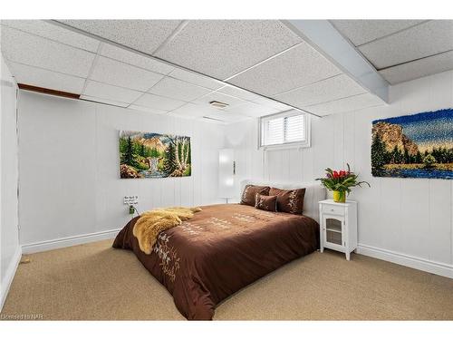 614 Clare Avenue, Welland, ON - Indoor Photo Showing Bedroom