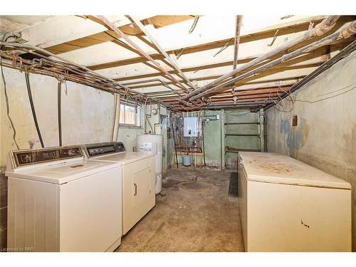 223 Niagara Street, St. Catharines, ON - Indoor Photo Showing Laundry Room