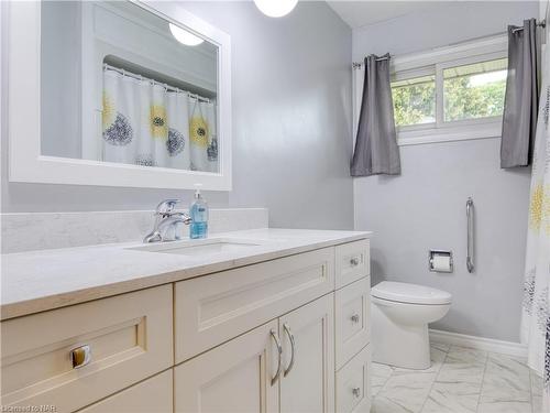53 Parkway Street, St. Catharines, ON - Indoor Photo Showing Bathroom