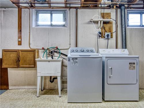 53 Parkway Street, St. Catharines, ON - Indoor Photo Showing Laundry Room