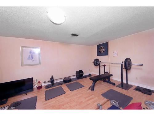 15 Oak Drive, Niagara-On-The-Lake, ON - Indoor Photo Showing Gym Room