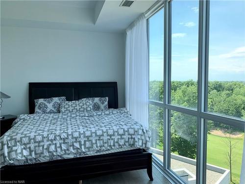 801-7711 Green Vista Gate, Niagara Falls, ON - Indoor Photo Showing Bedroom