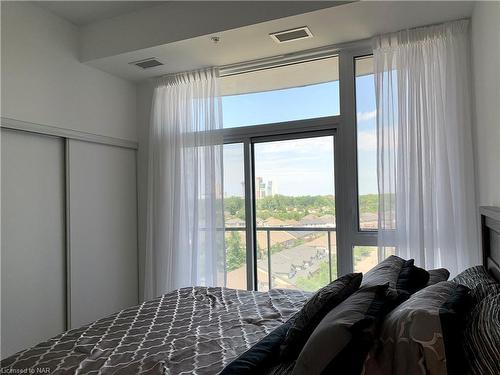 801-7711 Green Vista Gate, Niagara Falls, ON - Indoor Photo Showing Bedroom