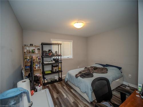 18 King Street, Thorold, ON - Indoor Photo Showing Bedroom