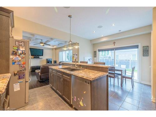 108 Tuliptree Road, Thorold, ON - Indoor Photo Showing Kitchen With Double Sink