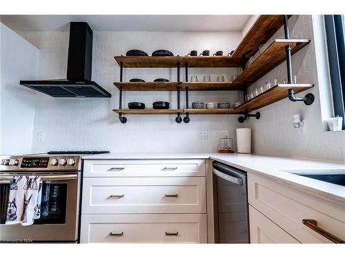 1368 Lorraine Road, Port Colborne, ON - Indoor Photo Showing Kitchen
