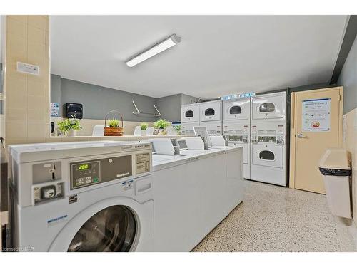 807-15 Towering Heights Boulevard, St. Catharines, ON - Indoor Photo Showing Laundry Room