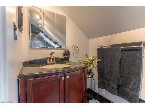 3631 Cutler Street, Ridgeway, ON - Indoor Photo Showing Bathroom