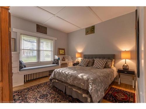 3631 Cutler Street, Ridgeway, ON - Indoor Photo Showing Bedroom