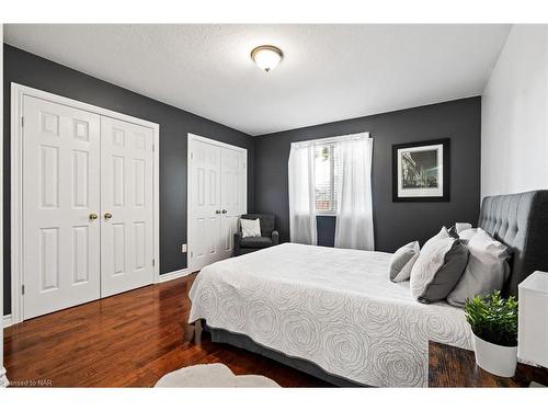 72 Chapel Street N, Thorold, ON - Indoor Photo Showing Bedroom