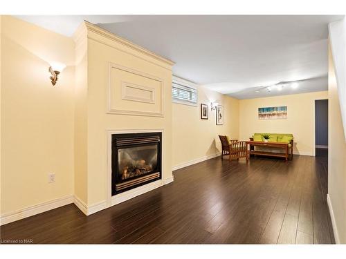 72 Chapel Street N, Thorold, ON - Indoor With Fireplace