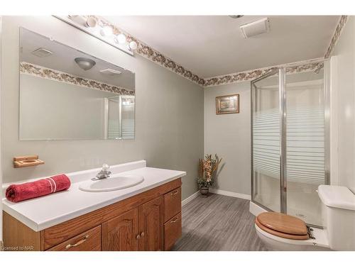 976 Colette Road, Fort Erie, ON - Indoor Photo Showing Bathroom