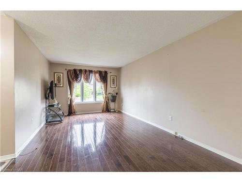 976 Colette Road, Fort Erie, ON - Indoor Photo Showing Other Room