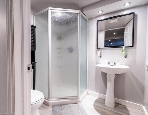 4394 Morrison Street, Niagara Falls, ON - Indoor Photo Showing Bathroom