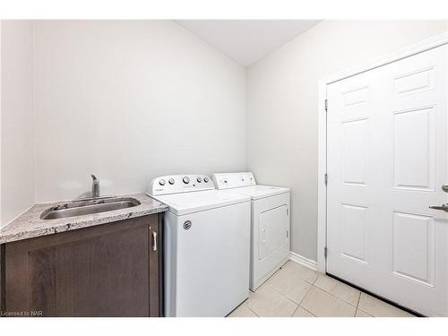 74 Bethune Avenue, Welland, ON - Indoor Photo Showing Laundry Room