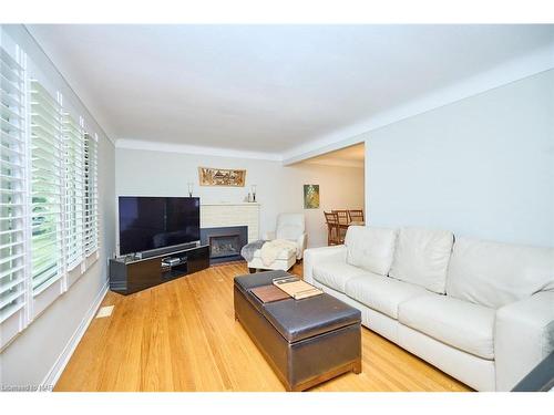 5039 Portage Road, Niagara Falls, ON - Indoor Photo Showing Living Room With Fireplace