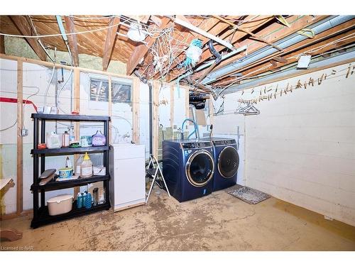 5039 Portage Road, Niagara Falls, ON - Indoor Photo Showing Laundry Room