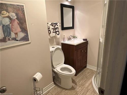 6040 Clare Crescent, Niagara Falls, ON - Indoor Photo Showing Bathroom