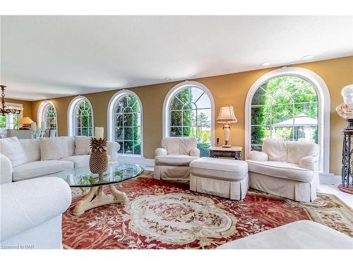 51 Royal York Road, St. Catharines, ON - Indoor Photo Showing Living Room With Fireplace