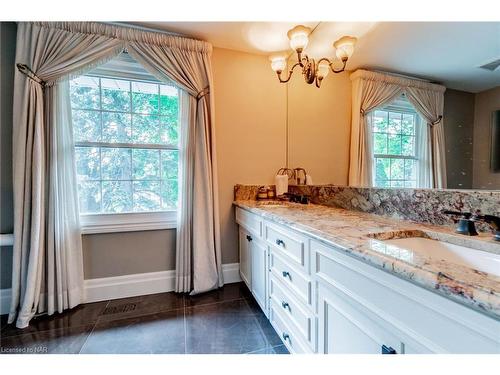 51 Royal York Road, St. Catharines, ON - Indoor Photo Showing Bathroom