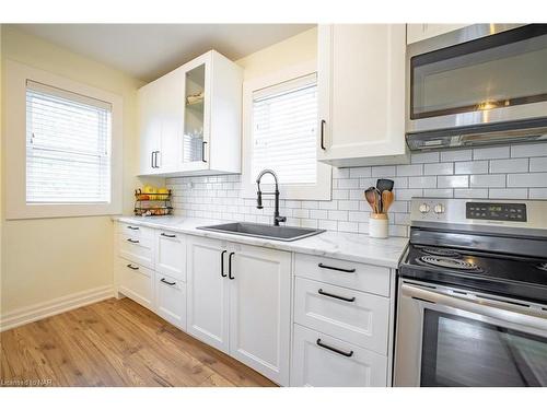 118 Berkley Avenue, Port Colborne, ON - Indoor Photo Showing Kitchen With Upgraded Kitchen